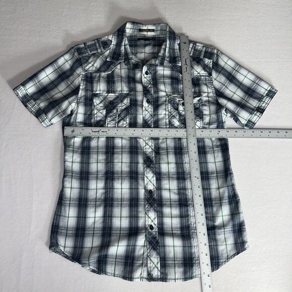 Helix Men’s Medium Short-Sleeve Button-Up Shirt Bundle (2) – Pinstripe & Plaid - Picture 4 of 15